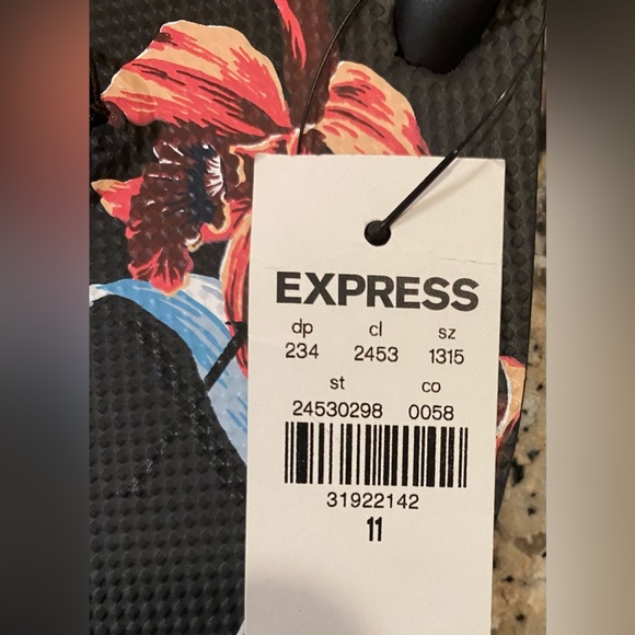 Express Floral Flip Flops - Picture 5 of 6